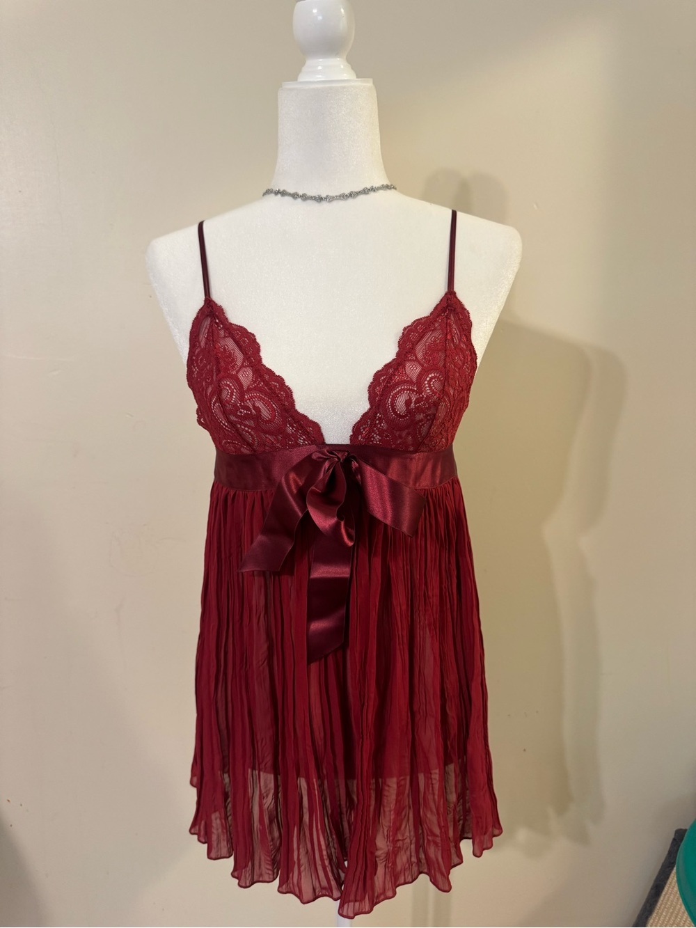 Vintage Victoria’s Secret Gold Label Burgundy Lace Babydoll Nightgown Top Y2K S